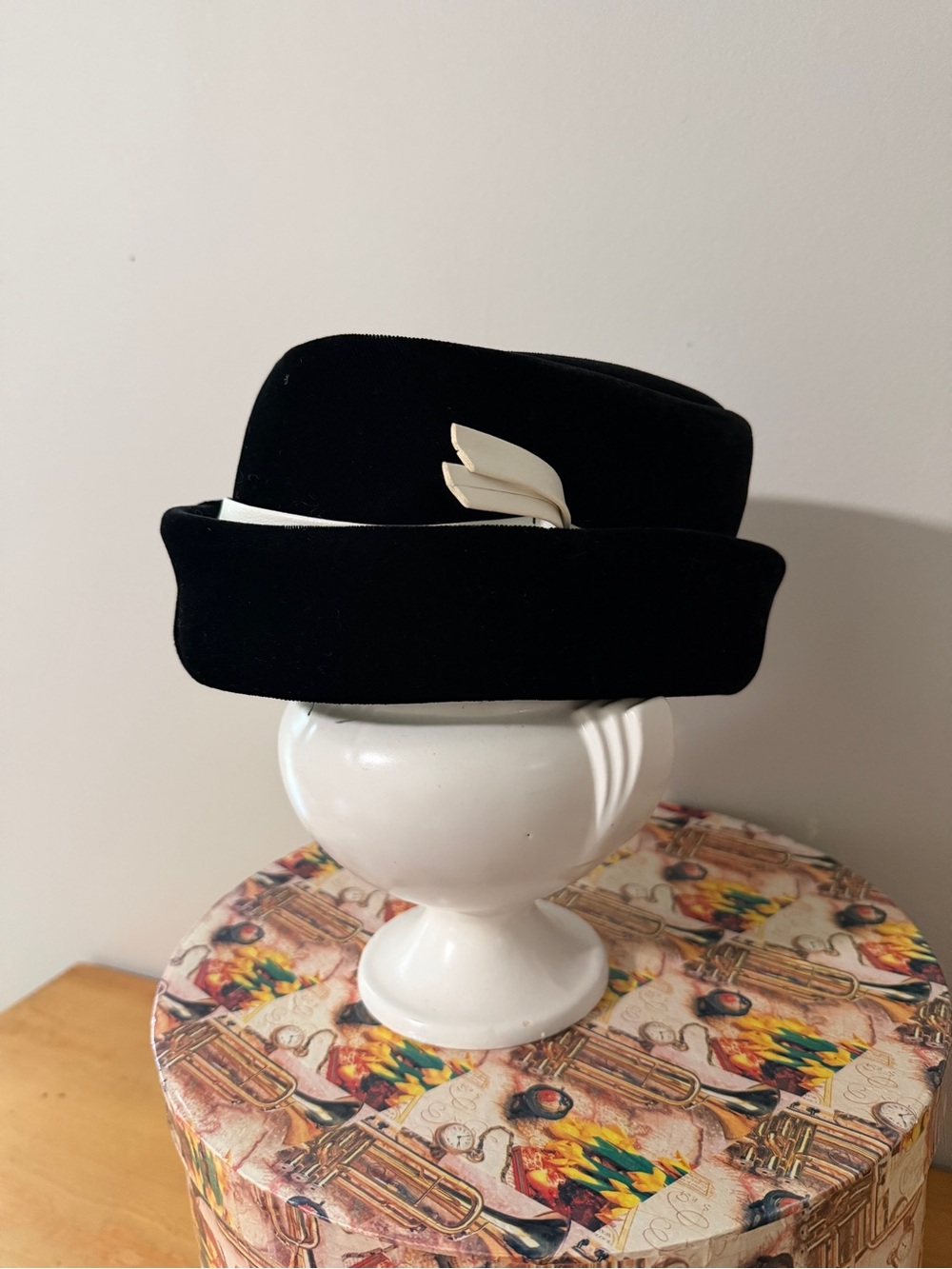 Black Women's Velour Jonquil Design Pillbox Hat with Ivory Accent
